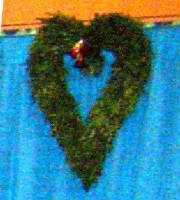 webassets/2006WREATH_BOXWD_HEART.jpg
